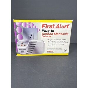 First Alert FCD2 Plug-In Carbon Monoxide Detector New Sealed NOS CO Alarm